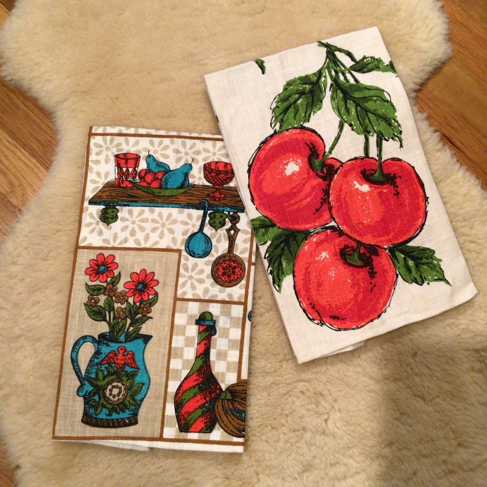 Vintage linen kitchen towels, set of 2